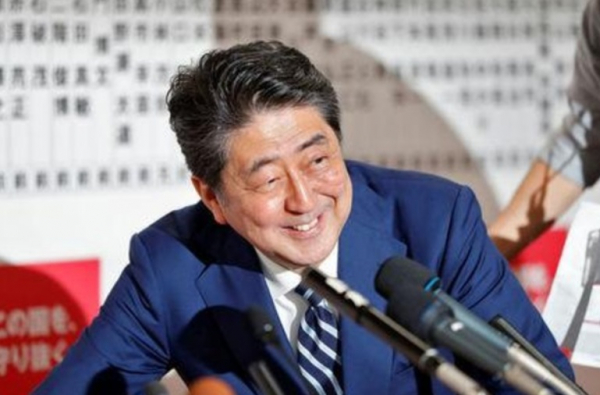 Abe promete dar prioridad a gasto en educación por encima de equilibrio fiscal de Japón