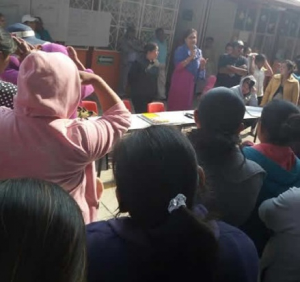 Exigen a tesorera de preescolar en Tlanalapan devuelva 63 mil pesos de cuotas