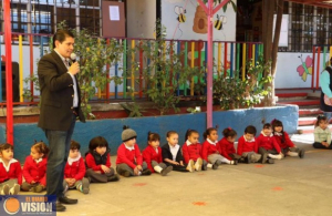 Ernesto Núñez dona lamina a preescolar “Enrique Gonzales Vázquez”