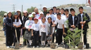 Alumnos de El Pinar inician reforestación en Tepeaca